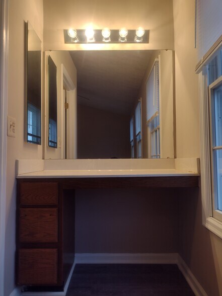 Building Photo - 7 Championship Ct