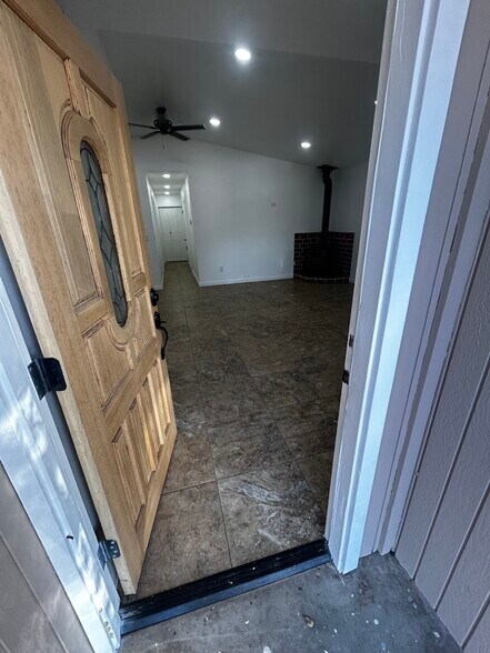 Building Photo - 1723 Buckman Springs Rd