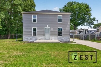 Building Photo - Beautiful Updated 4 Bed 1.5Bath Colonial **Open House Sunday June 21st from 1pm to 2pm**