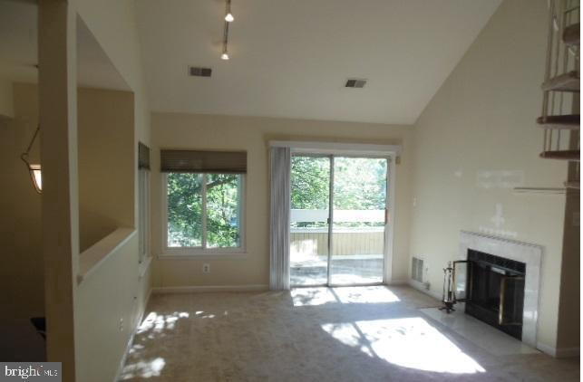 Building Photo - Bright Condo Living in Prime Fairfax Location