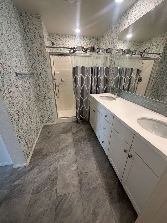 Building Photo - $4,000 - 4 Bed / 3.5 Bath Luxury Townhome in Suwerte Community in Otay Ranch