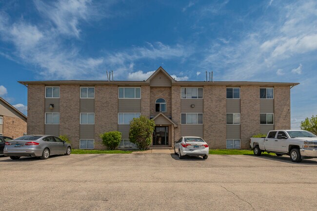 Building Photo - 915 Spiros Ct