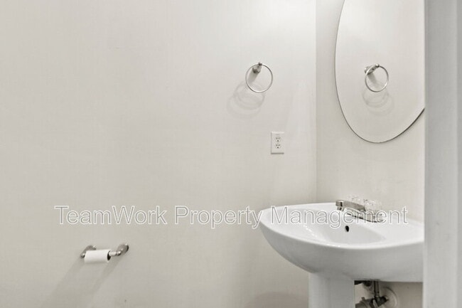 Building Photo - 412 Truman Dr