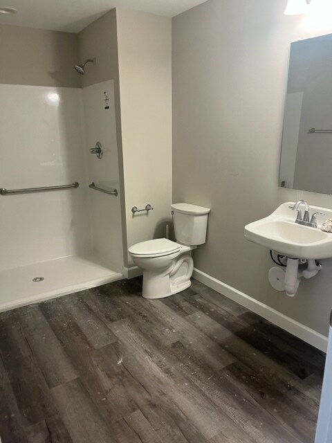 Accessible bathroom - 851 West St