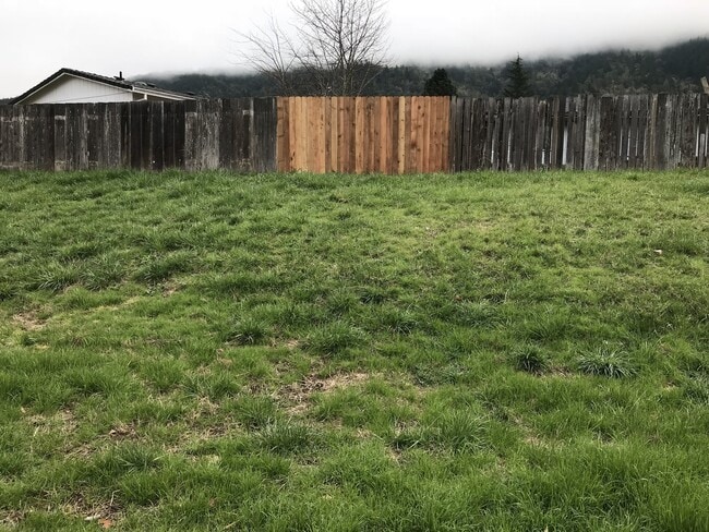 Building Photo - 3bd 1.5 ba in Tri City -