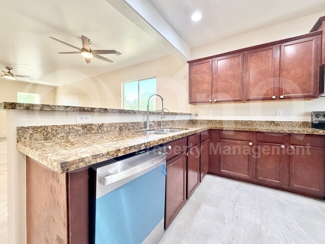 Building Photo - 10631 E Sunflower Ln