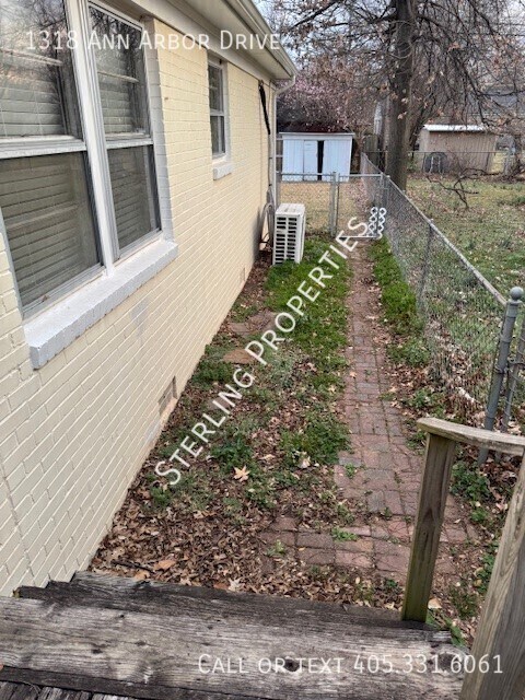 Building Photo - 1318 Ann Arbor Dr