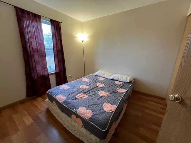 Building Photo - 2936 Deerpath Ln