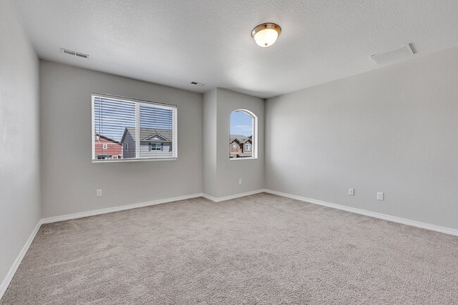 Building Photo - $2,595.00, 3 beds, 2.5 bath, Single Family...