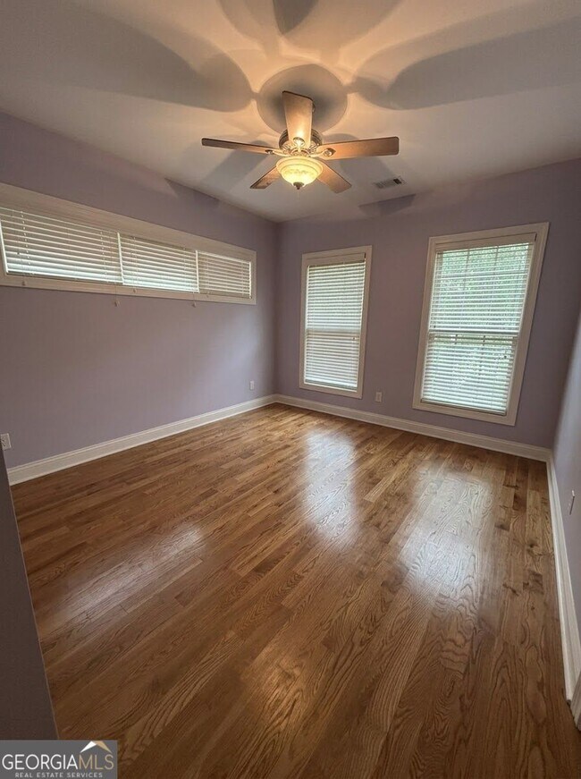 Building Photo - 1602 Chatterton Ct NE