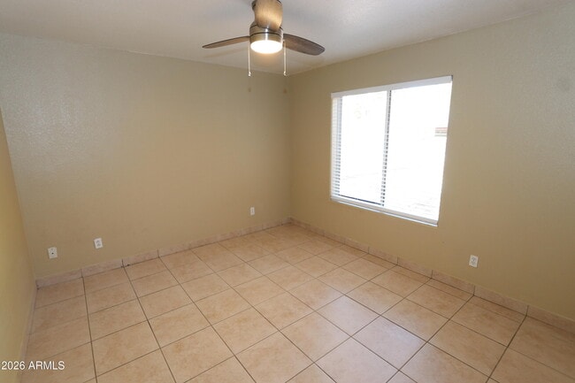 Building Photo - 1099 W Flint St