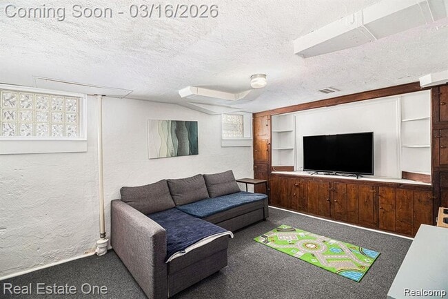 Building Photo - 350 N Reginald St