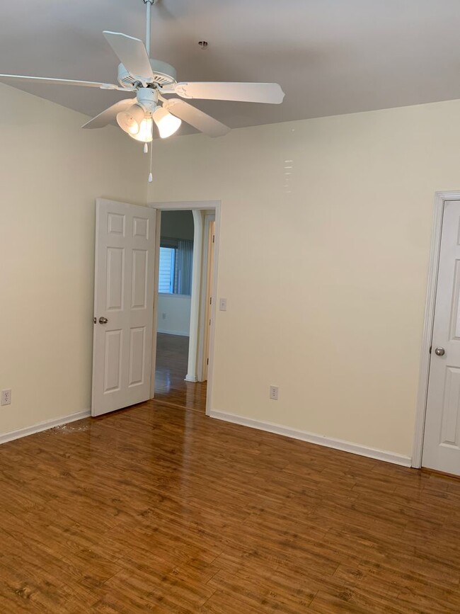 Building Photo - 2 Bedroom 2 Bath Condo on Botsford Court A...