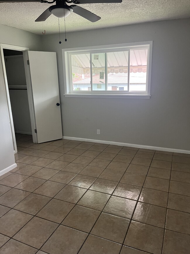 Building Photo - 403 Gulpha Dr