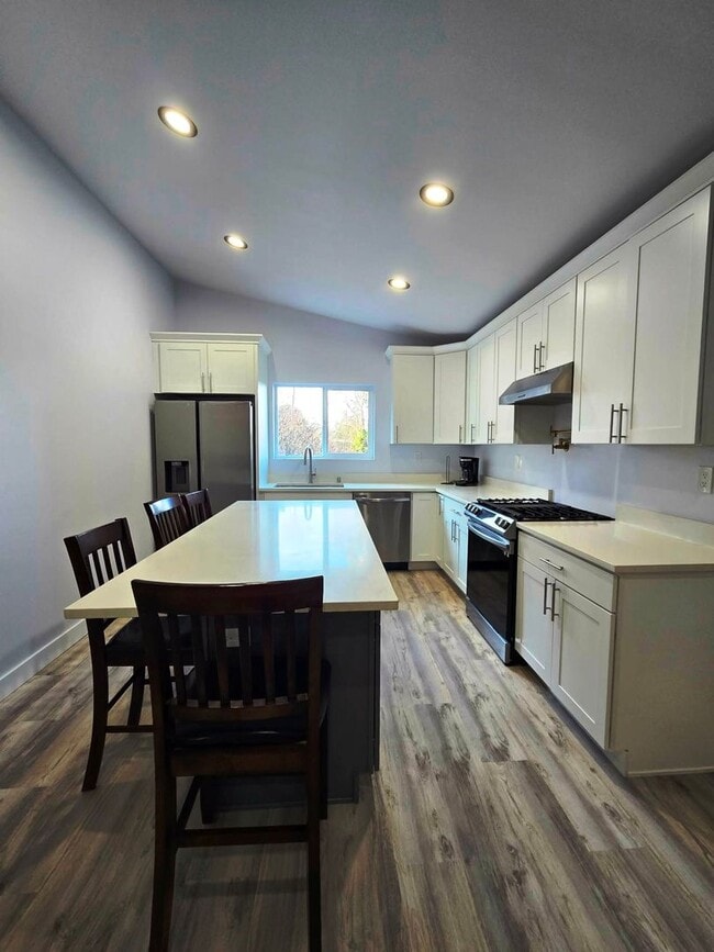 Building Photo - Brand new build! 2 bedroom, 1 bath apartment