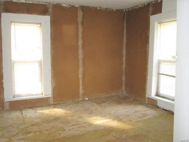 Building Photo - POTOSI - 2 Bedroom Home On 1.1 Acres Close to Town - $599 MONTH / $999 DOWN