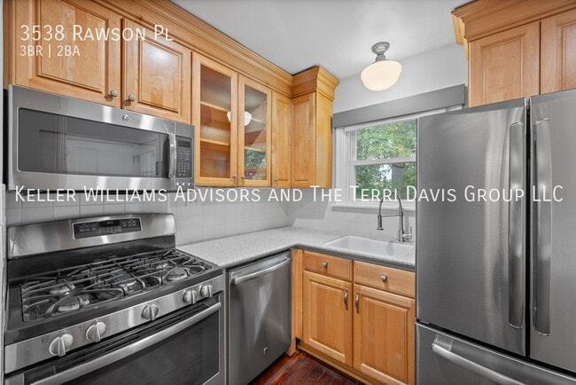 Building Photo - 3538 Rawson Pl