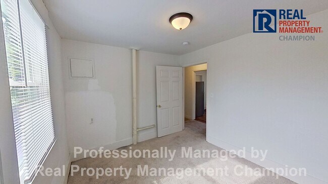 Building Photo - 1206 Dawson St