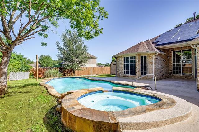 Building Photo - 704 Red Oak Ct
