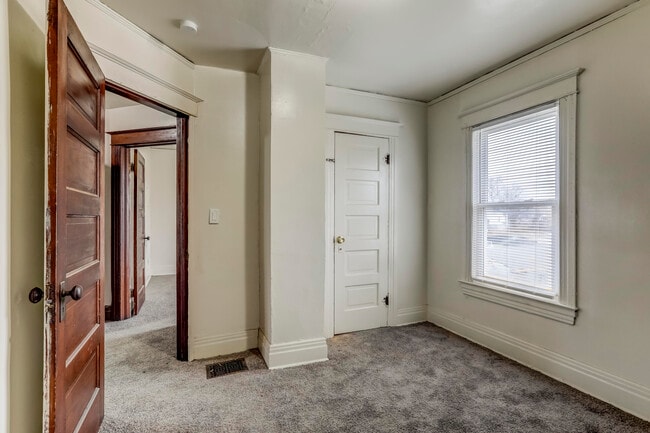 Building Photo - 5858 Seneca St