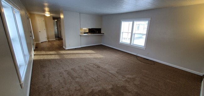 Building Photo - Newly Renovated Home Now Available to Lease!