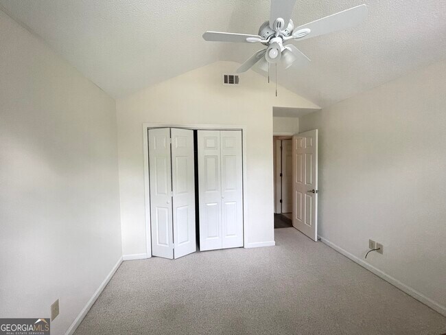 Building Photo - 102 Ridgestone Ct