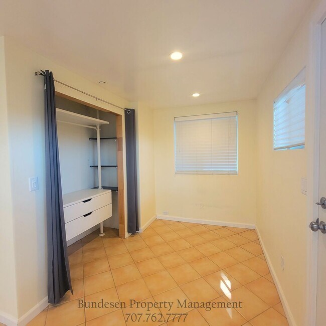 Building Photo - 4381 Bodega Ave