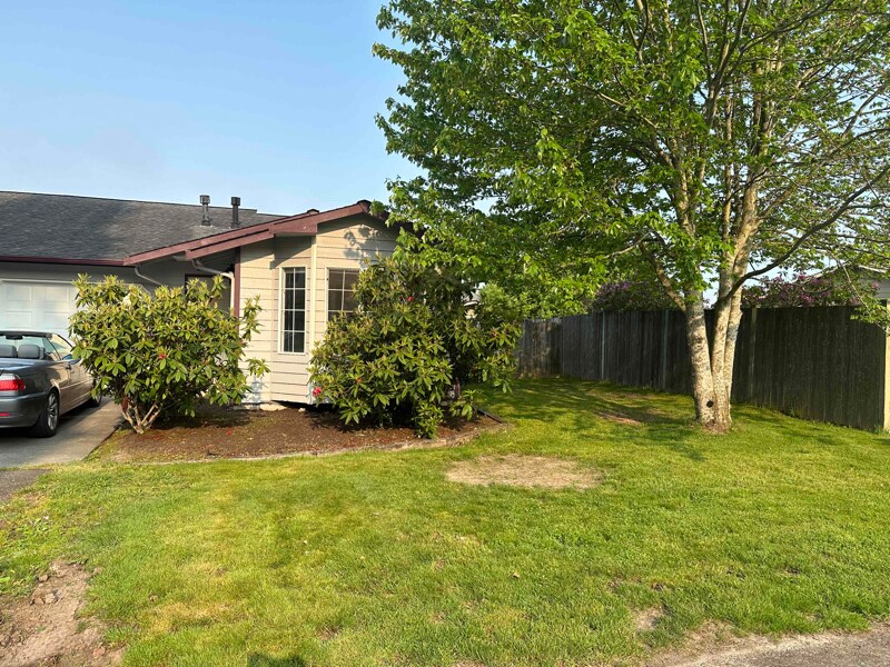 Building Photo - 2815 E Section St