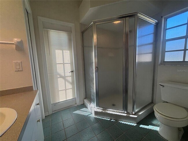 Building Photo - 3921 Talah Dr