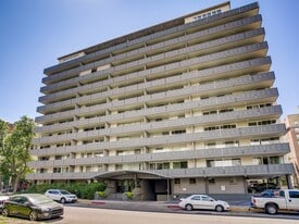 Building Photo - 909 N Logan St
