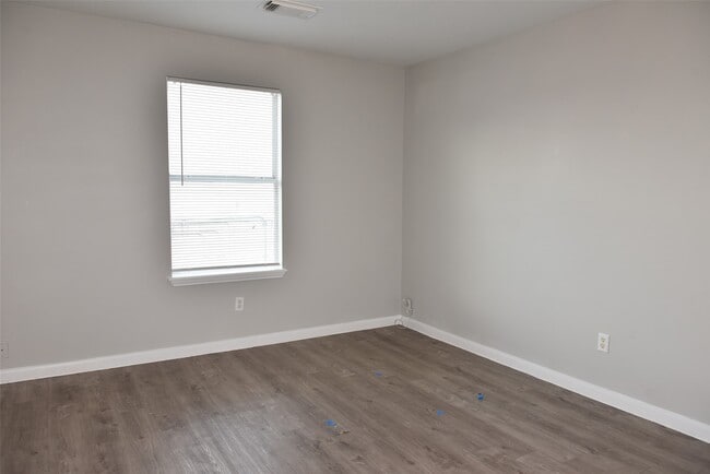 Building Photo - 6807 Turtlewood Dr