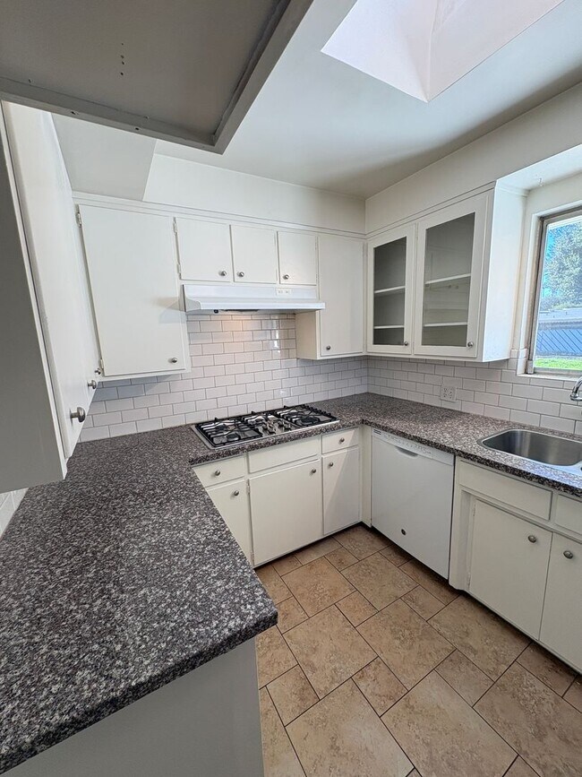 Building Photo - FOR LEASE: 3 Bed / 3 Bath + Family Room Home – Ojai, CA