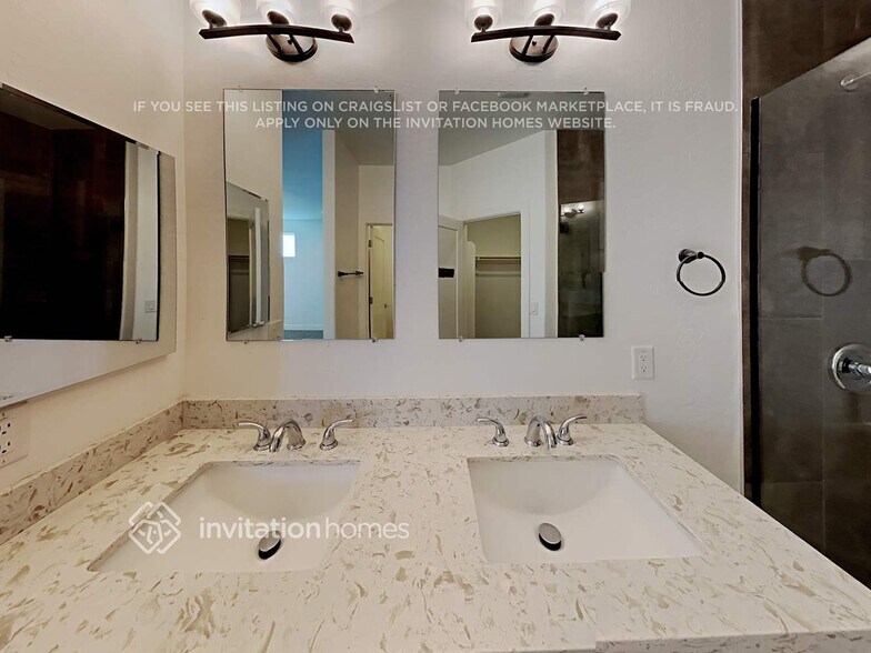 Building Photo - 16505 S 10th St