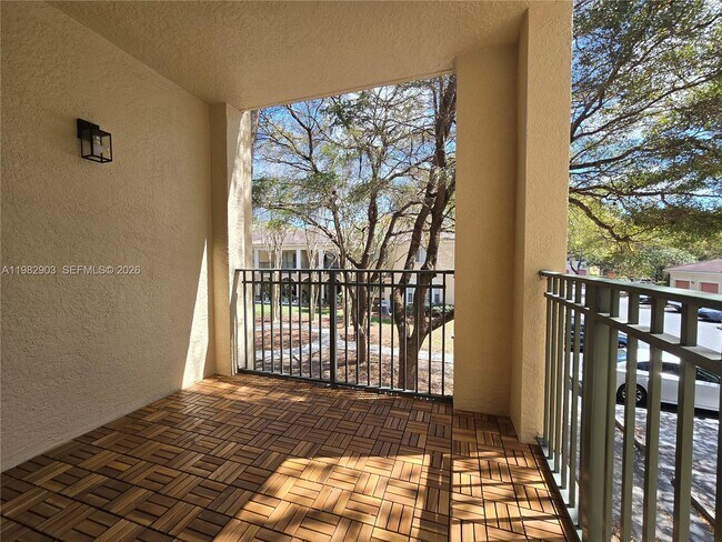 Building Photo - 2564 Centergate Dr