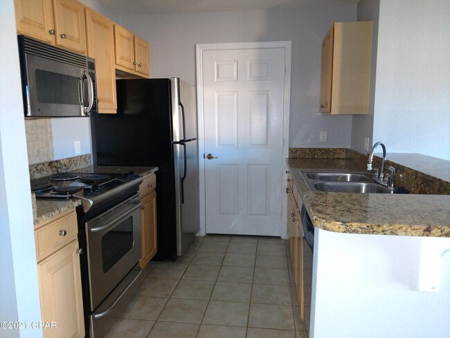 Building Photo - 1605 Cape Cod Dr