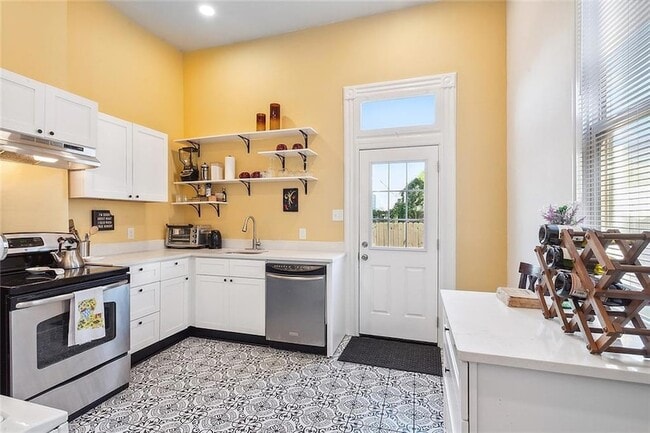 Building Photo - 2721 General Taylor St