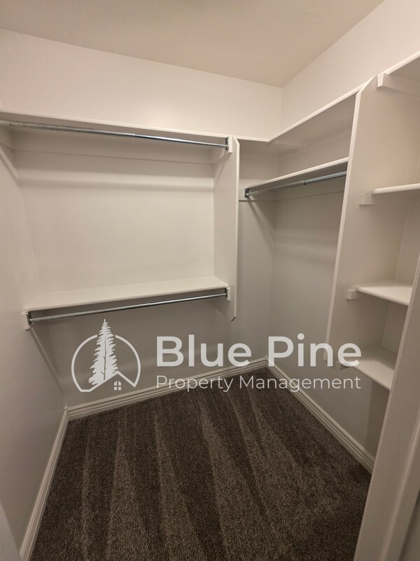 Building Photo - 3606 Goldstone Dr