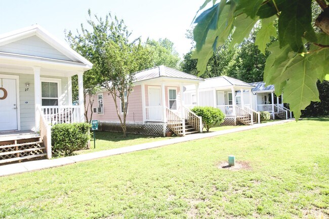 Building Photo - 22 Cottage Grove Dr