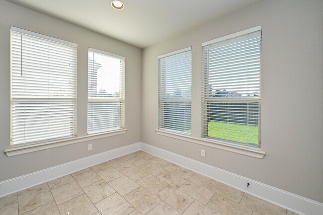 Building Photo - 30154 Southern Sky Dr