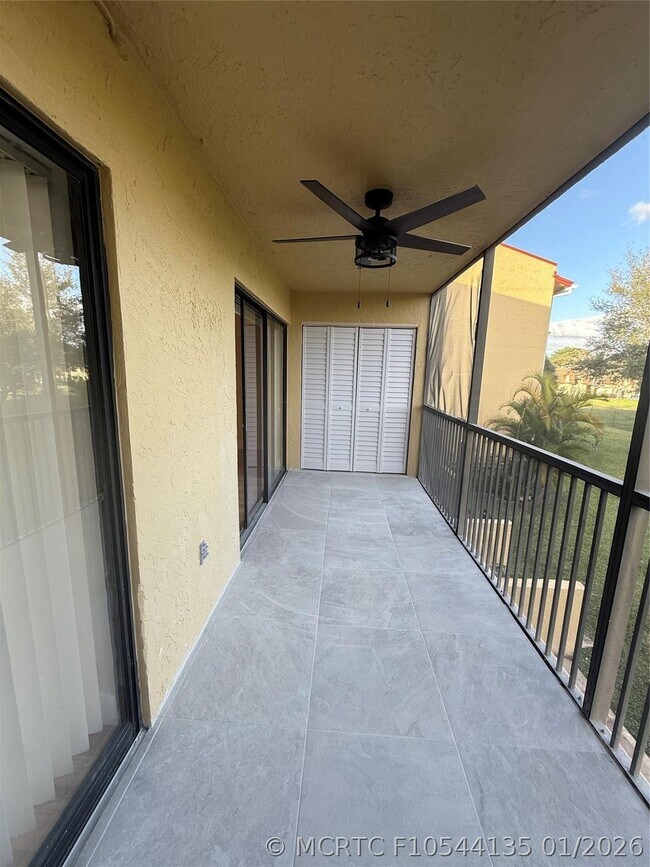 Building Photo - 2075 Coral Ridge Dr