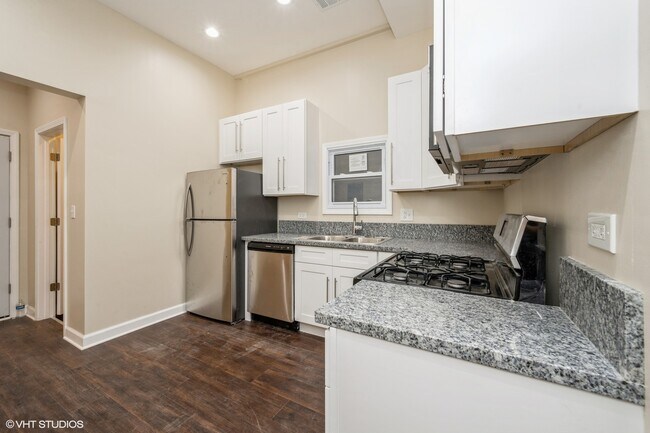 Building Photo - 5026 W Madison St