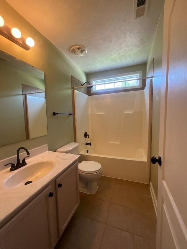 Building Photo - 404 Windover Dr