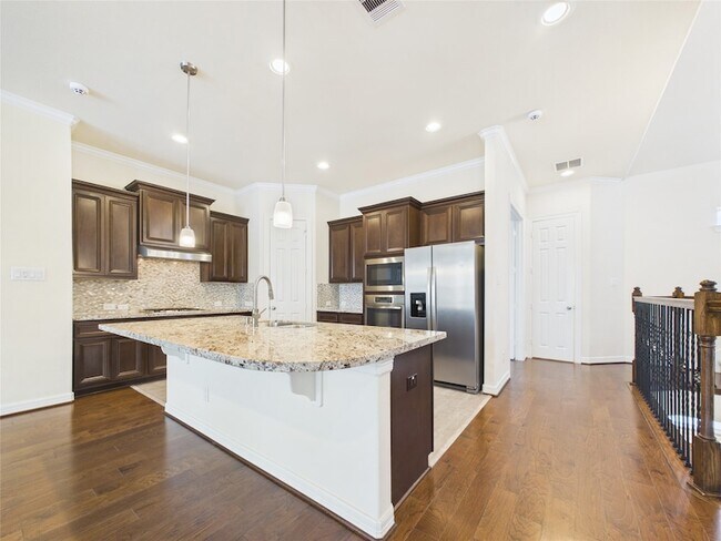 Building Photo - 10606 Shadow Elm Ct