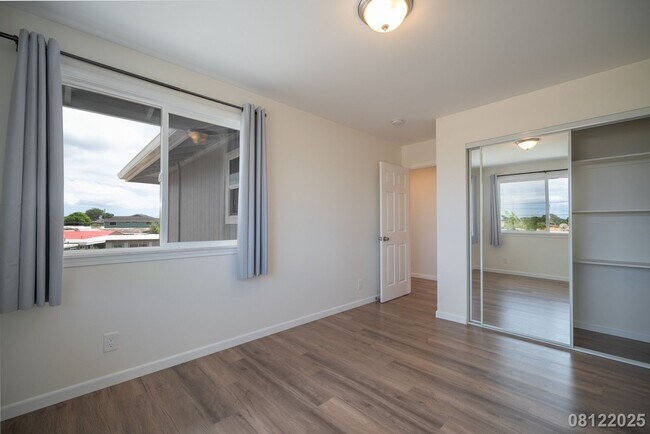 Building Photo - $4900 4BR/2.5BA Ewa Beach Unit - Energy Ef...