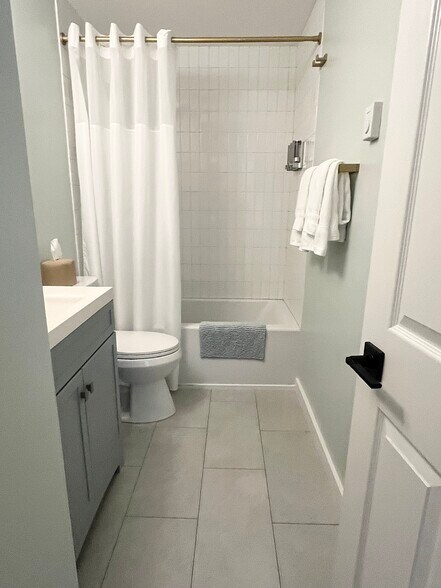 Building Photo - 10925 Otsego St