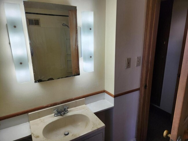 Building Photo - 1240 N 9th St