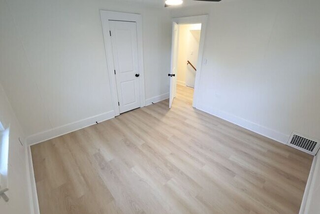 Building Photo - 961 Lawton St
