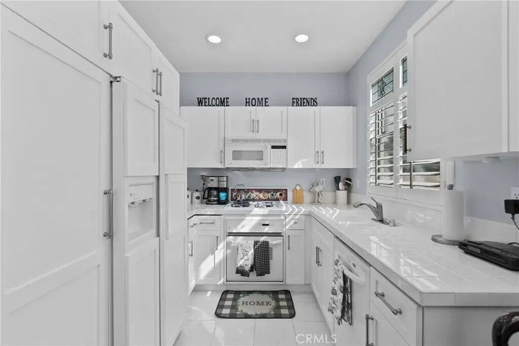 Building Photo - 27905 Crown Court Cir