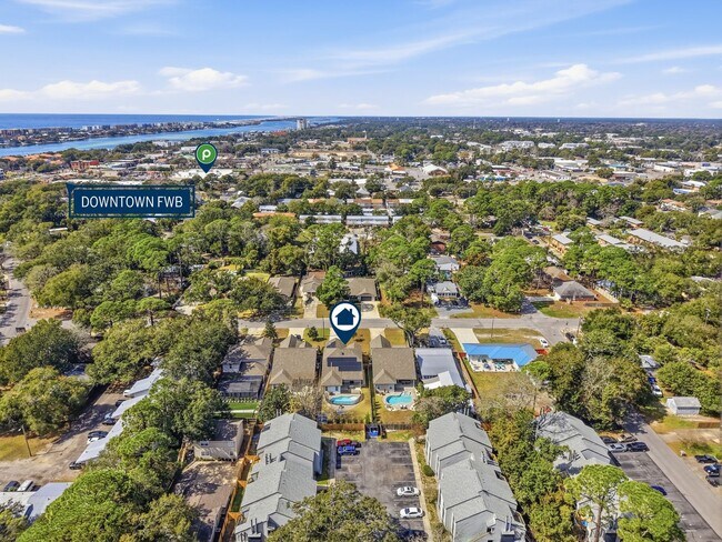 Building Photo - Stunning 4 Bedroom Home with Solar Energy & Private Pool!