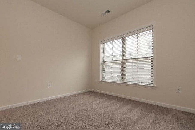 Building Photo - 14337 Potomac Heights Ln